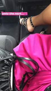 Kalani Hilliker feet photo thumbnail