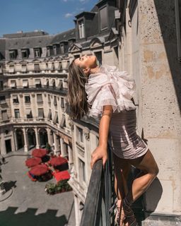 Kalani Hilliker feet photo thumbnail