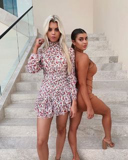 Kalani Hilliker feet photo thumbnail