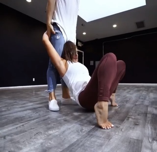 Kalani Hilliker feet photo thumbnail
