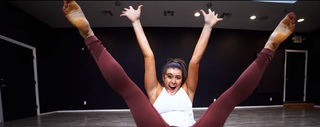 Kalani Hilliker feet photo thumbnail