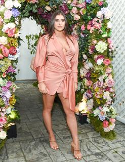 Kalani Hilliker feet photo thumbnail