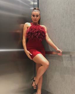 Kalani Hilliker feet photo thumbnail