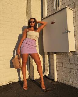 Kalani Hilliker feet photo thumbnail