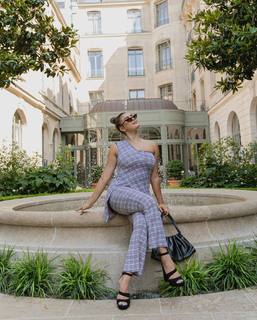 Kalani Hilliker feet photo thumbnail