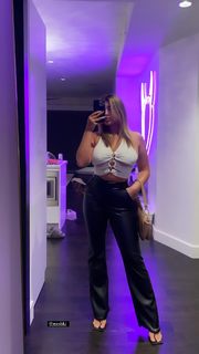 Kalani Hilliker feet photo thumbnail