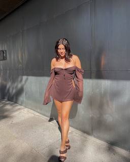 Kalani Hilliker feet photo thumbnail