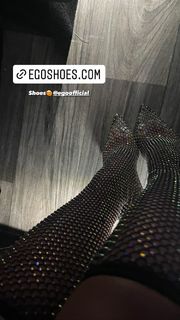 Kalani Hilliker feet photo thumbnail