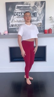 Kalani Hilliker feet photo thumbnail