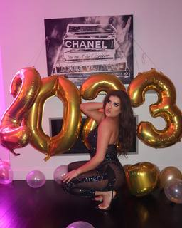 Kalani Hilliker feet photo thumbnail