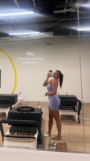 Kalani Hilliker feet photo thumbnail