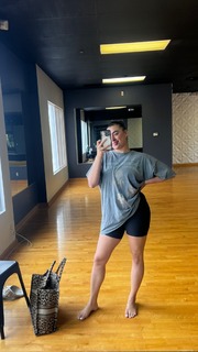 Kalani Hilliker feet photo thumbnail