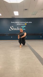 Kalani Hilliker feet photo 2