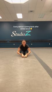 Kalani Hilliker feet photo 1