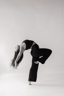 Kalani Hilliker feet photo 14