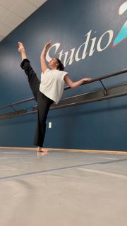 Kalani Hilliker feet photo 10