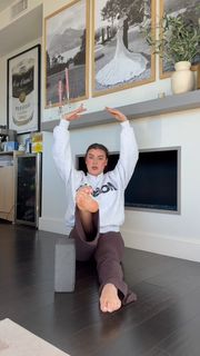 Kalani Hilliker feet photo 17