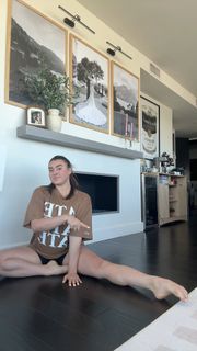 Kalani Hilliker feet photo 11