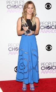 Kaley Cuoco feet photo thumbnail