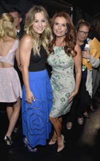 Kaley Cuoco feet photo thumbnail