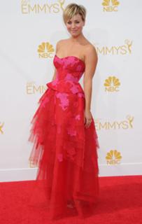 Kaley Cuoco feet photo thumbnail