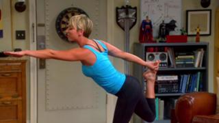 Kaley Cuoco feet photo thumbnail