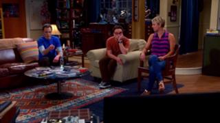 Kaley Cuoco feet photo thumbnail