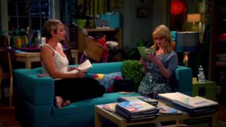 Kaley Cuoco feet photo thumbnail