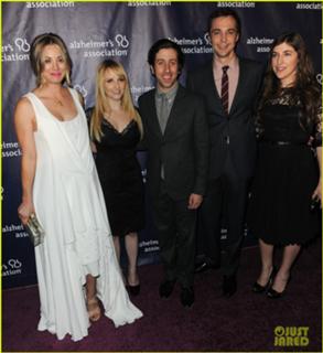 Kaley Cuoco feet photo thumbnail