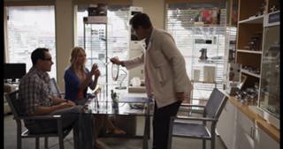Kaley Cuoco feet photo thumbnail