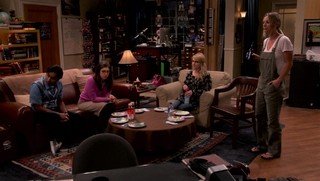 Kaley Cuoco feet photo thumbnail
