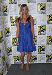 Kaley Cuoco feet photo thumbnail