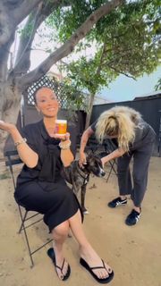 Kaley Cuoco feet photo 14