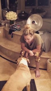 Kaley Cuoco feet photo 12