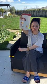 Kaley Cuoco feet photo 10