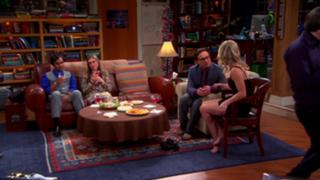 Kaley Cuoco feet photo thumbnail