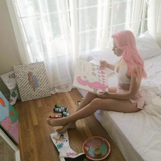 Kali Uchis feet photo thumbnail