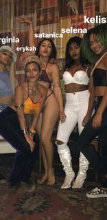 Kali Uchis feet photo thumbnail