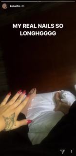 Kali Uchis feet photo thumbnail