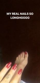 Kali Uchis feet photo thumbnail
