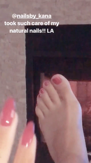 Kali Uchis feet photo thumbnail