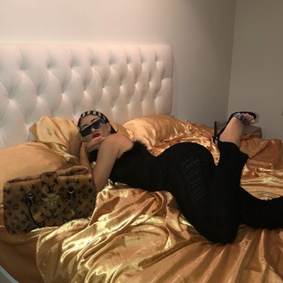 Kali Uchis feet photo thumbnail