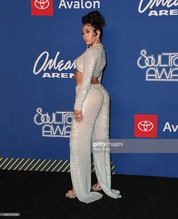 Kali Uchis feet photo thumbnail