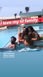 Kali Uchis feet photo thumbnail