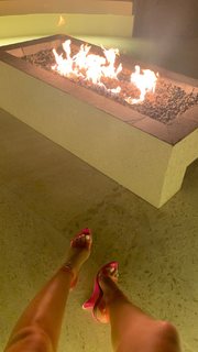 Kali Uchis feet photo thumbnail