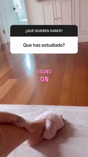 Kali Uchis feet photo thumbnail