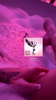 Kali Uchis feet photo thumbnail