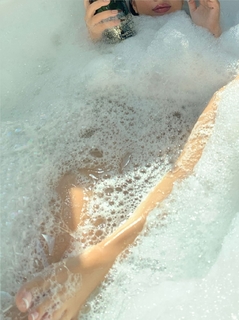 Kali Uchis feet photo thumbnail