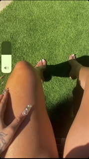 Kali Uchis feet photo thumbnail