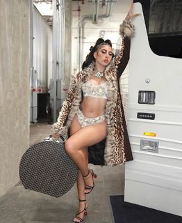 Kali Uchis feet photo thumbnail